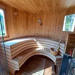 Mugavustega Majake Kahele Muhumaal Ferienhaus *