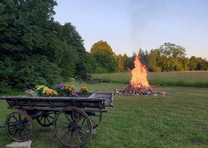 Mugavustega Majake Kahele Muhumaal Puhkemaja *