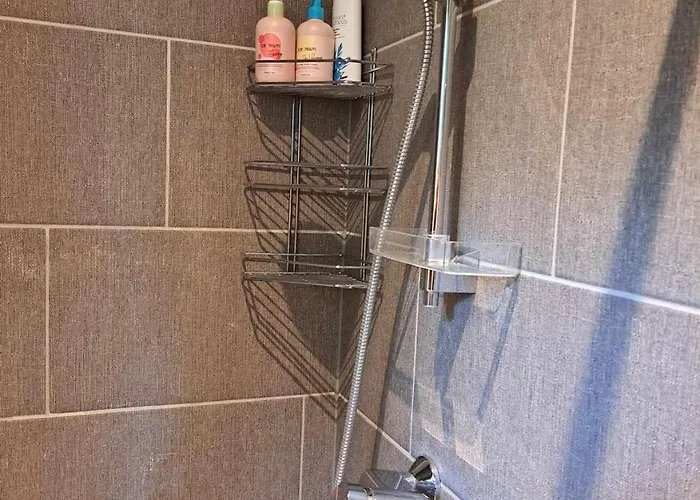 Puhkemaja Mugavustega Majake Kahele Muhumaal *