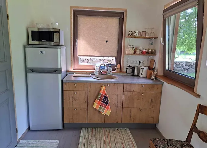 Puhkemaja Mugavustega Majake Kahele Muhumaal Paenase