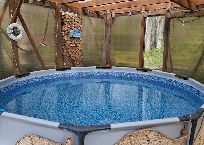 Mugavustega Majake Kahele Muhumaal Puhkemaja Paenase